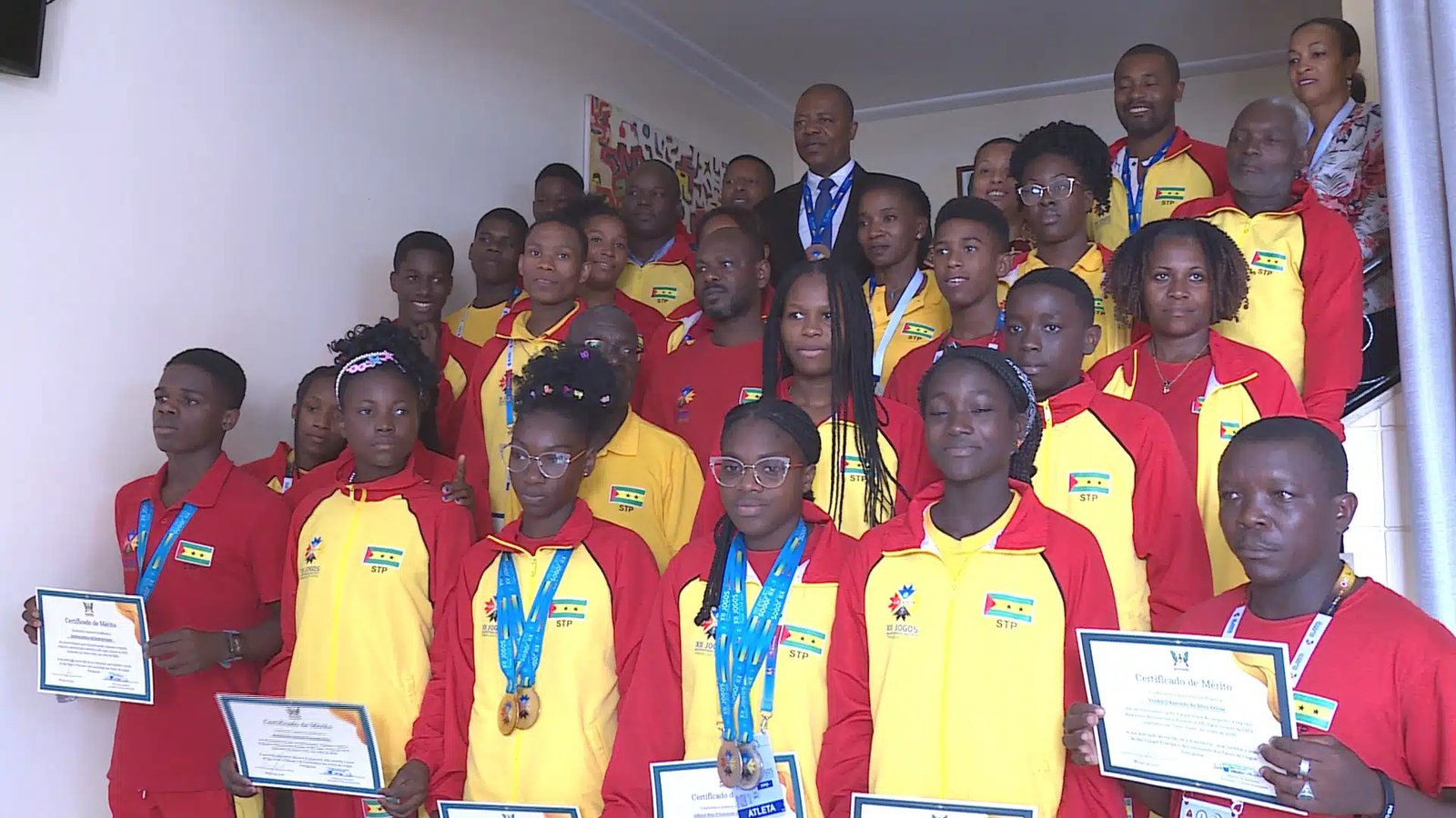 Caravana santomense que triunfou nos jogos juvenis da CPLP foram homenageados pelo Governo 